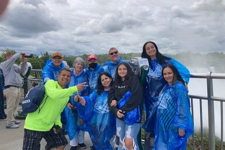Niagara USA Maid of the Mist and Cave of the Winds Guided Tour