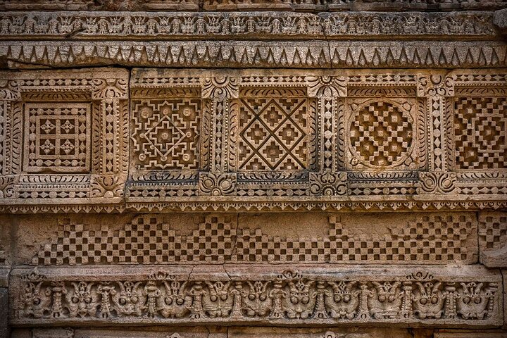 Stepwells of Gujarat: Adalaj and Rani ki Vav Private Tour