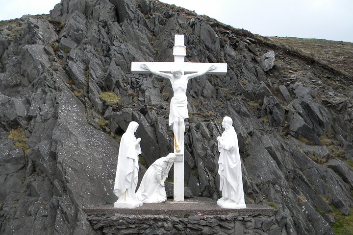 Full-Day Tour of the Dingle Peninsula, Slea Head, and Inch Beach