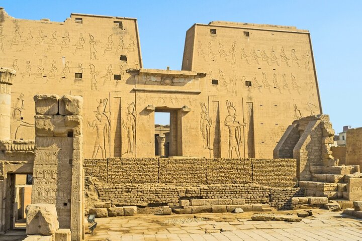 4 Days Nile Cruise from Aswan to Luxor including Abu Simbel and Hot Air Balloon