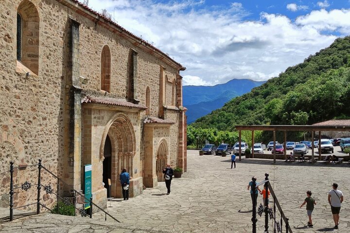 Picos de Europa and Potes Guided Tour from Santander-small groups
