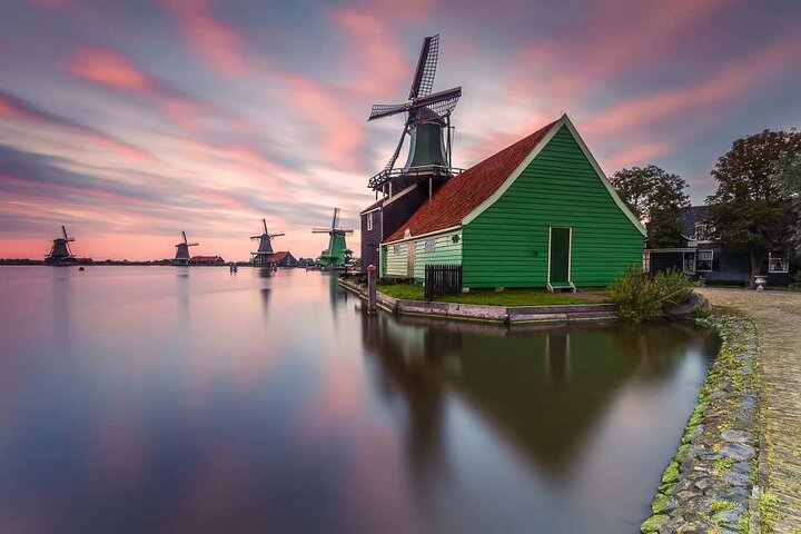 Private Zaanse Schans & Volendam Tour: Windmills, Cheese & Clogs