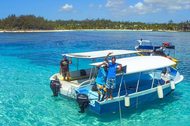 East Adventure with Blue Bay Marine Park, Crocodile Park & Lunch