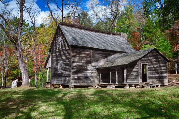 Cades Cove Sightseeing Self-Guided Driving Audio Tour