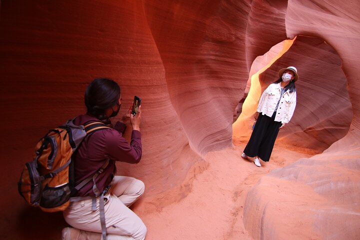 Lower Antelope Canyon Hiking Tour