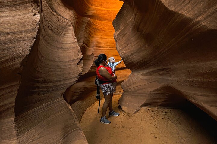 Lower Antelope Canyon Hiking Tour