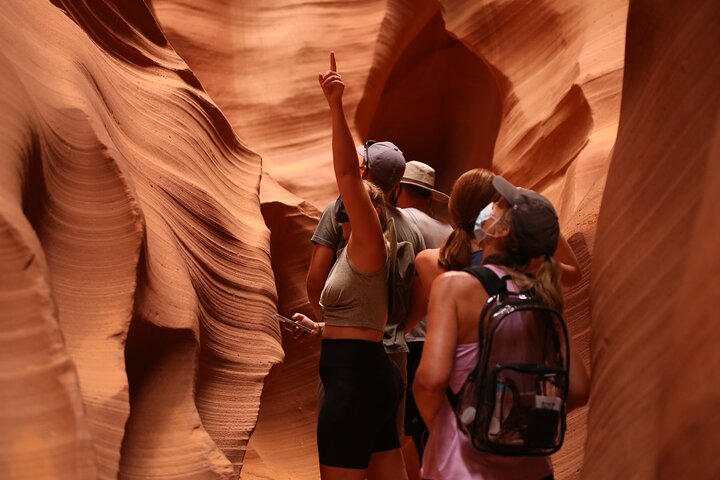 Lower Antelope Canyon Hiking Tour