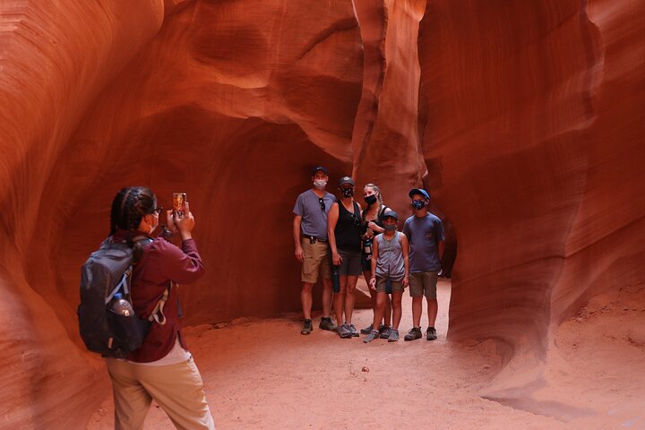 Lower Antelope Canyon Hiking Tour