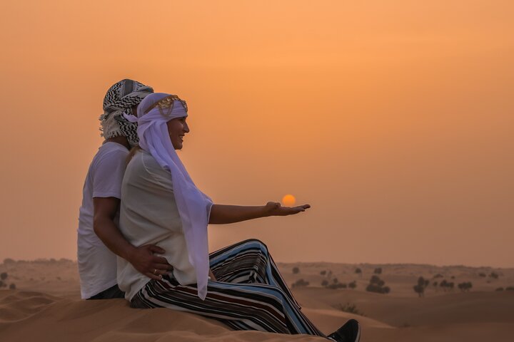 Dubai Premium Red Dunes Safari, Camels & 5* BBQ at Al Khayma Camp