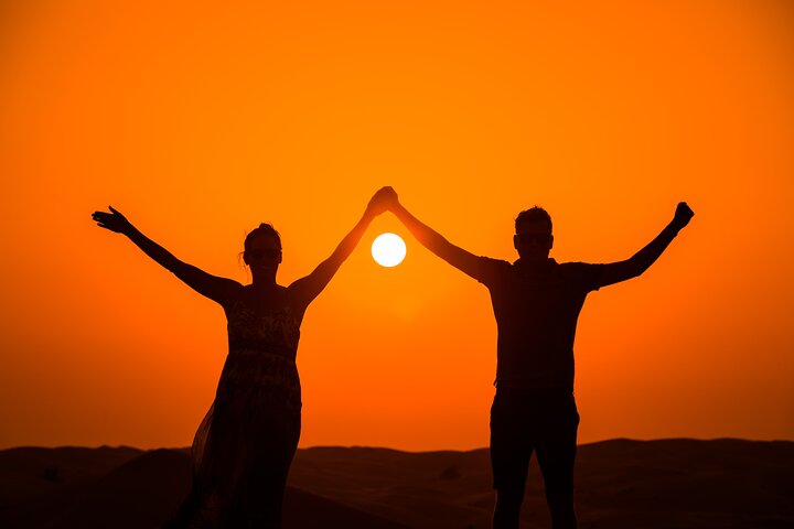 Dubai Premium Red Dunes Safari, Camels & 5* BBQ at Al Khayma Camp