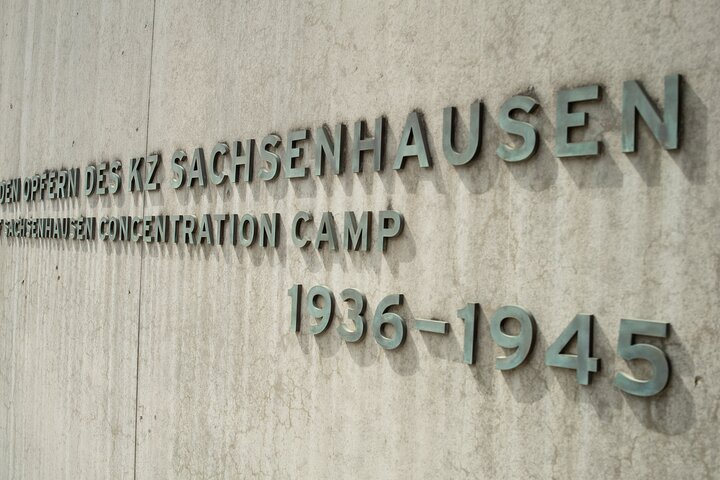 Berlin: Sachsenhausen Concentration Camp Tour in English