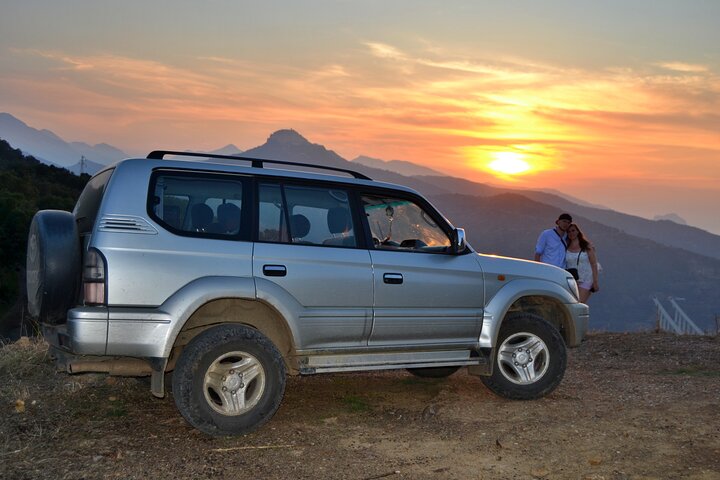 Sunset with BBQ jeep excursions