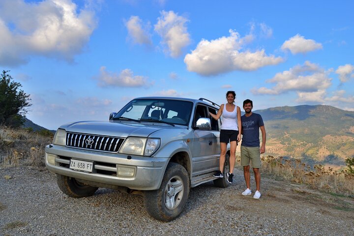 I Briganti by night by jeep