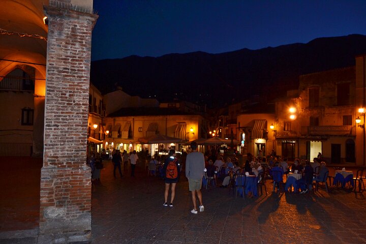 I Briganti by night by jeep