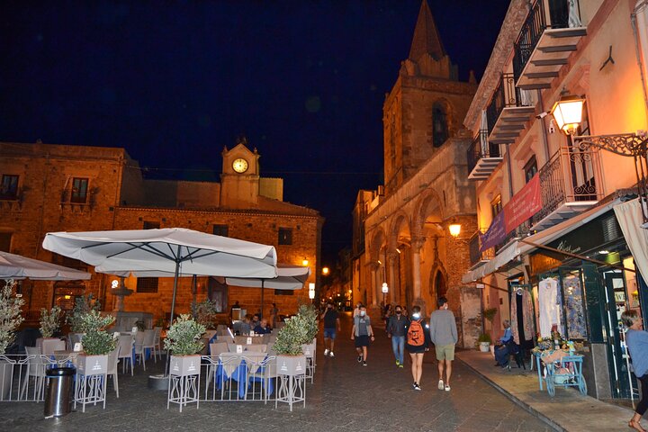 I Briganti by night by jeep