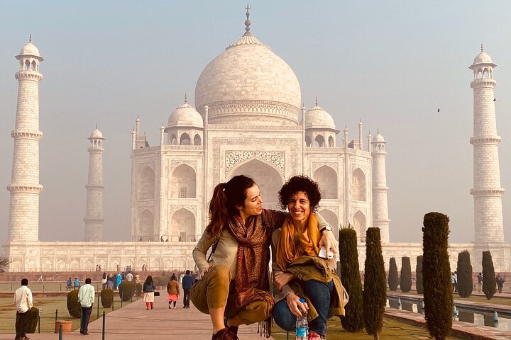 Same day Taj Mahal memorable Agra tour from Delhi