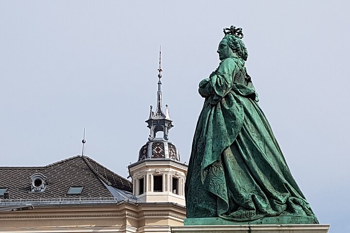 In-depth private tour through every corner of Klagenfurt