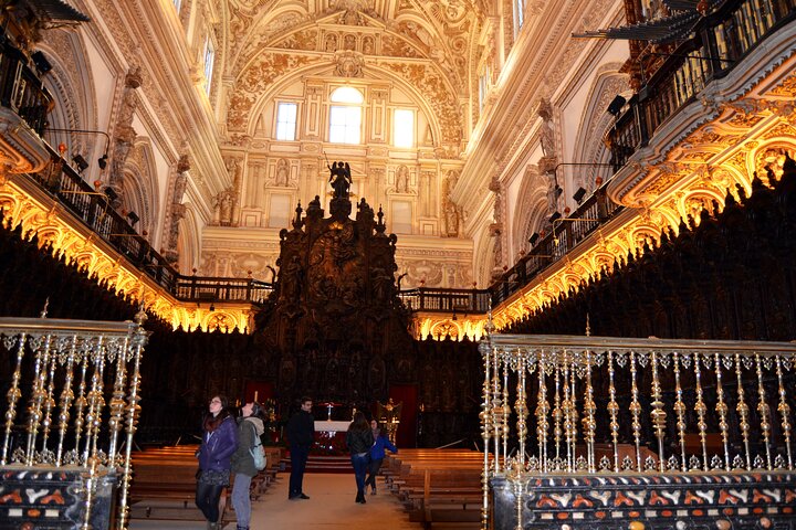 Guided tour of the Mosque-Cathedral of Cordoba in Spanish