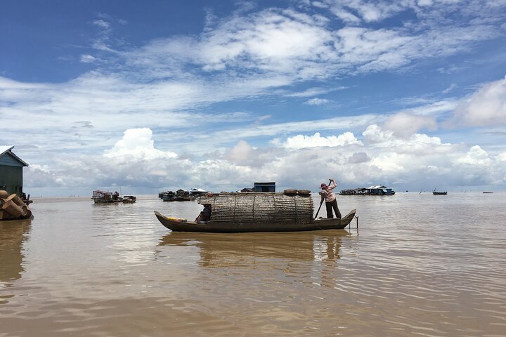 A day Trip Sightseeing Phnom Penh - Siem Reap - Private English Speaking Driver