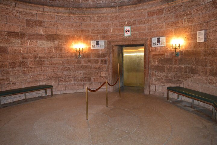 Eagle's Nest-Berchtesgaden-Obersalzberg Private Half Day WWII Historical Tour