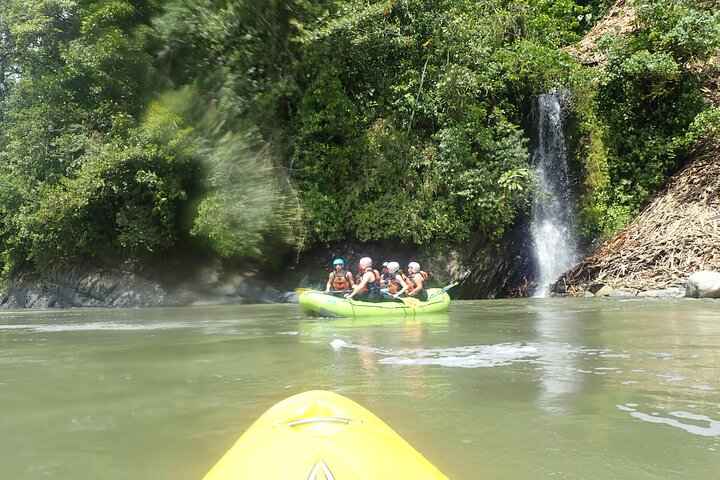 Extreme Rafting in Baños Ecuador Level III & IV +