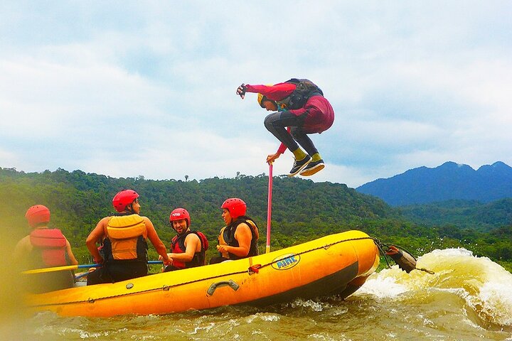 Extreme Rafting in Baños Ecuador Level III & IV +