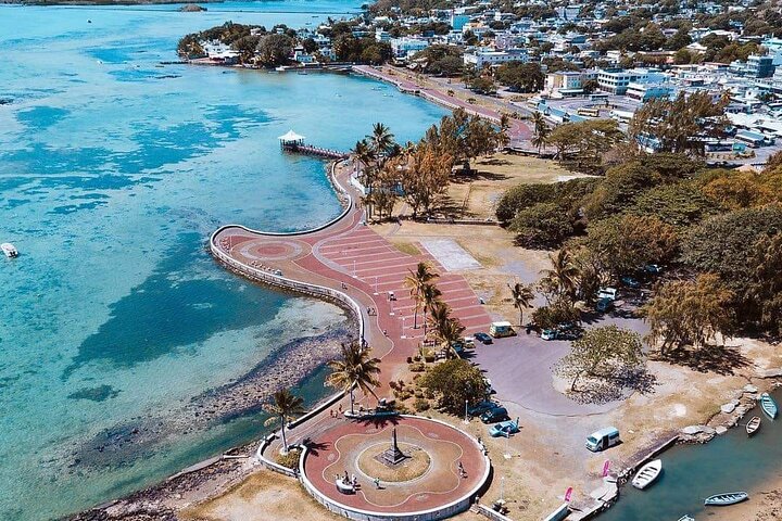 East Adventure with Blue Bay Marine Park, Crocodile Park & Lunch