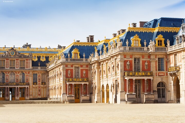 From Paris: Versailles Palace Live Tour with Gardens Access