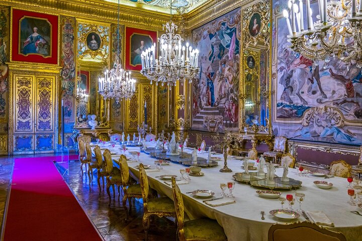 Turin Royal Palace Private Guided Tour with Skip-the-Line Entry