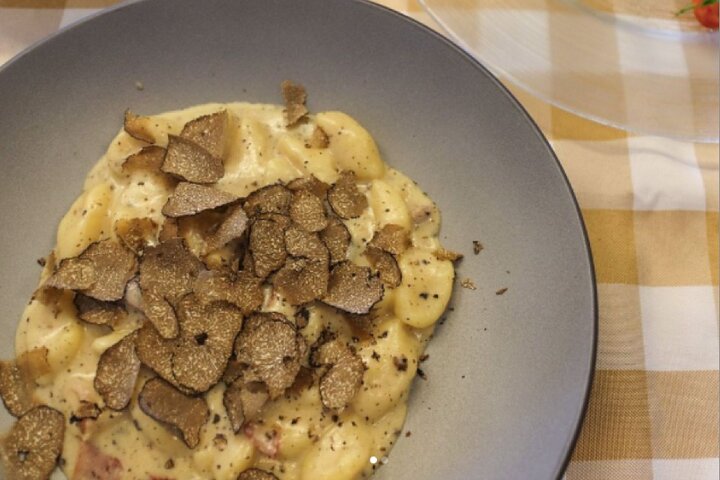 Food & Wine -> Gourmet tour in Piran