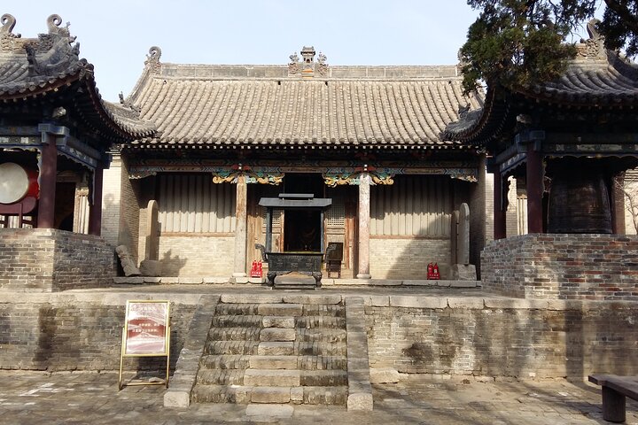 Pingyao Day Tour: Wang Family Mansion and Zhangbi Ancient Castle