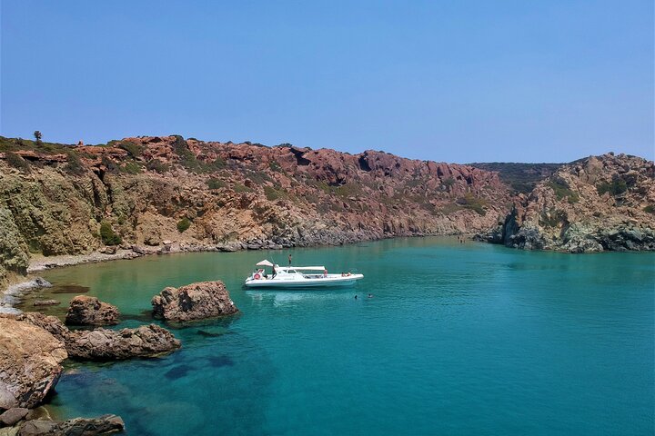 Milos: Half-Day Speedboat Cruise to Kleftiko with snorkeling tour