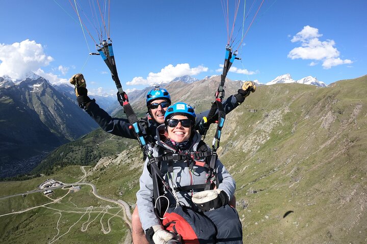Zermatt Paragliding Tandem Flight with Matterhorn View (20–25min)