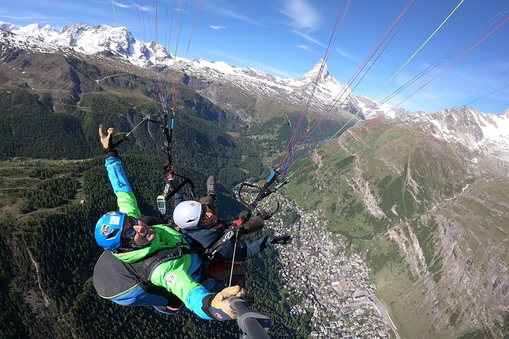 Zermatt Paragliding Tandem Flight with Matterhorn View (20–25min)