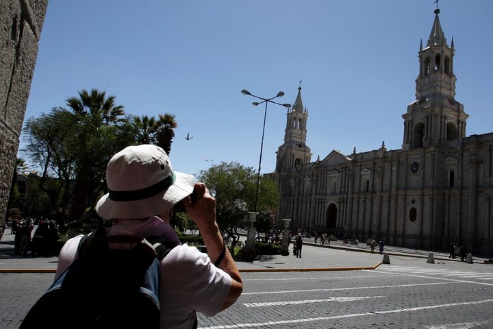 Guided tour of the city of Arequipa in private service