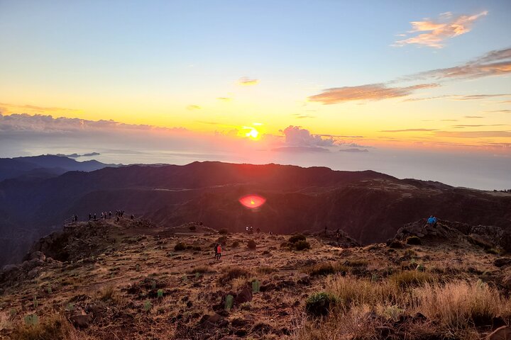 Sunrise in Areeiro Peak