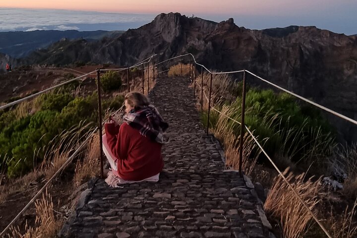 Sunrise in Areeiro Peak