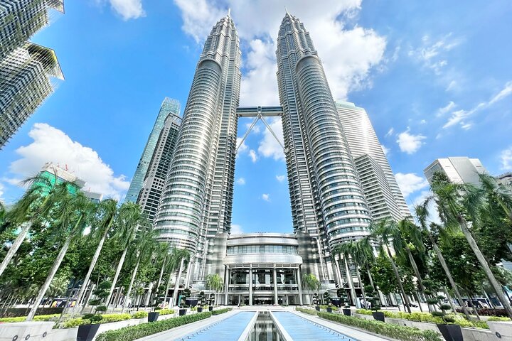 From Singapore: Private Kuala Lumpur / Malacca tour + SKY DINING