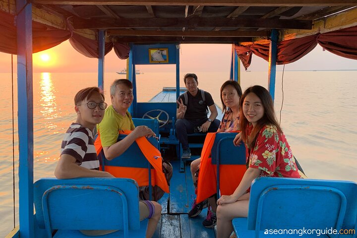 Kulen Mountain with Beng Mealea and Tonle Sap Small Group Tour