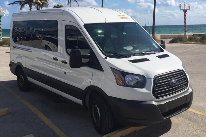 Bahamas North Eleuthera Airport (ELH) to hotels or ferry