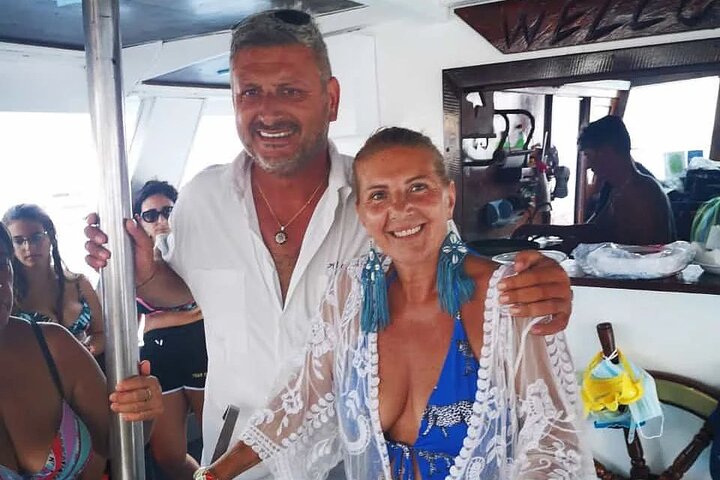 Boat excursion with lunch on board to discover Ischia