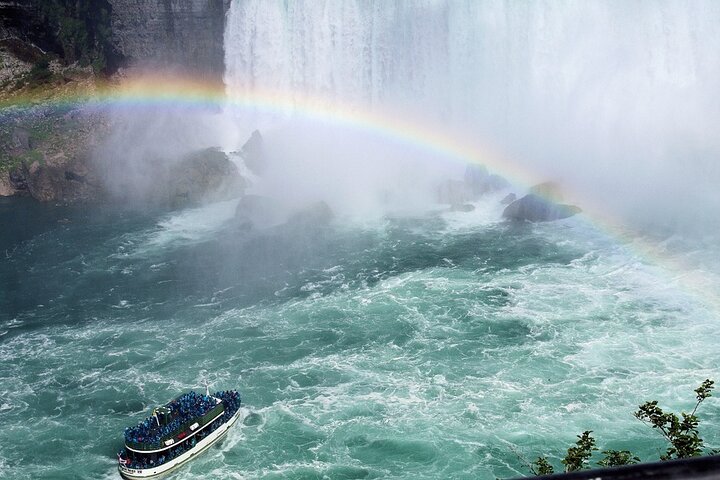 Niagara Falls 1 Day Tour from NYC with Maid of the Mist Boat Ride