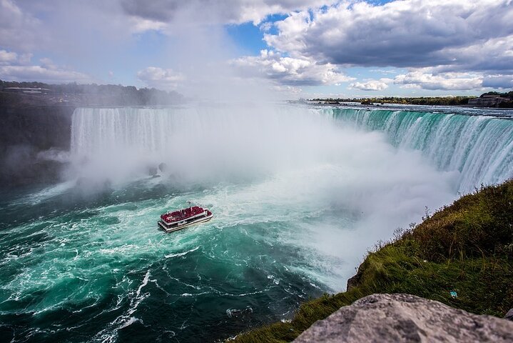 Niagara Falls 1 Day Tour from NYC with Maid of the Mist Boat Ride
