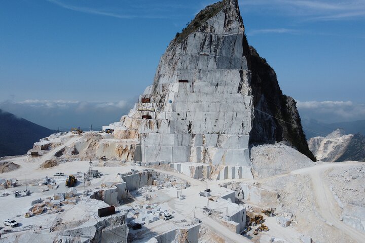 Carrara: Exclusive Marble Cave Tour Adventure in a 4x4