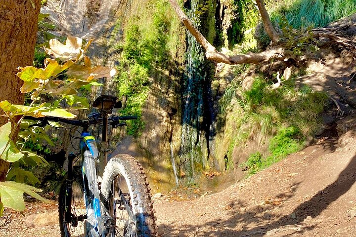 Malibu Waterfall eMTB & Hiking Adventure (Beginner)