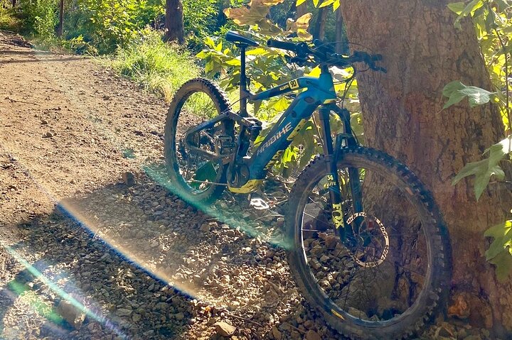 Malibu Waterfall eMTB & Hiking Adventure (Beginner)