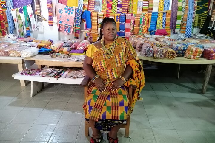 Bonwire Namimg Ceremony and Kente Tourist Center