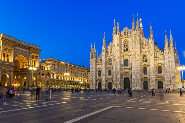 Milan Malpensa Airport MXP Round-Trip Private Transfer in Van