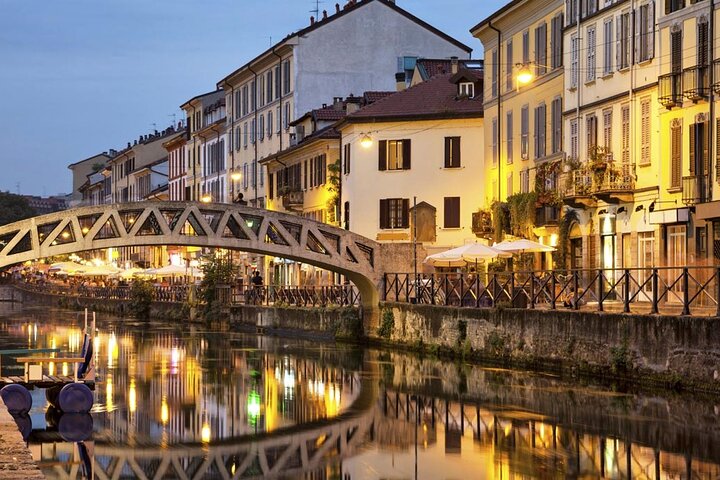 Milan Malpensa Airport MXP Round-Trip Private Transfer in Van