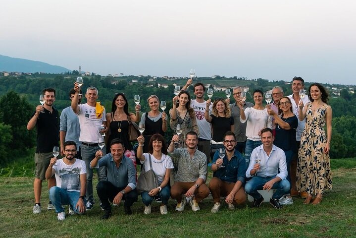 Unconventional Prosecco Tasting with Stunning View on Vineyards
